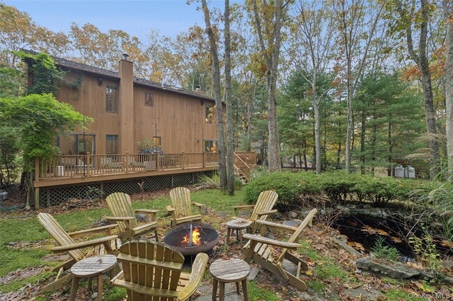 Building Photo - 15 Mt Misery Dr