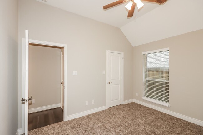 Building Photo - 8100 Tyrell Hgts Rd