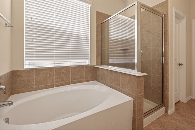 Building Photo - 24914 Diamond Ranch Dr