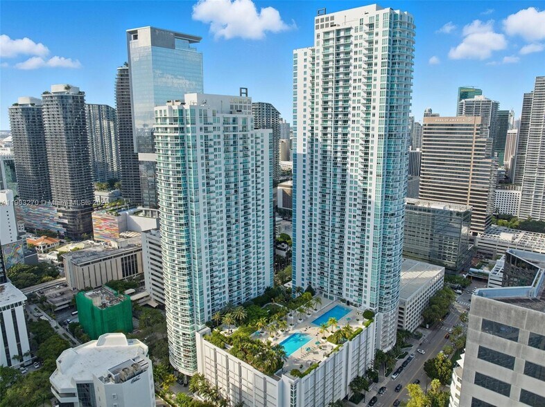 Building Photo - 951 Brickell Ave