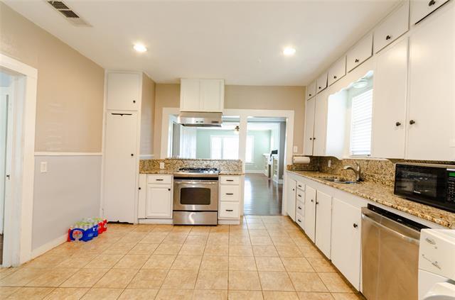 Building Photo - 2317 Honeysuckle Ave