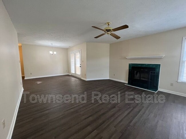 Building Photo - 2587 Gotts Ln