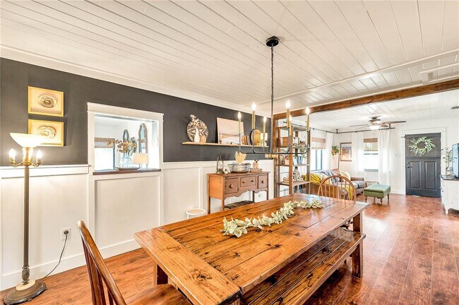 Building Photo - 16084 Stur St