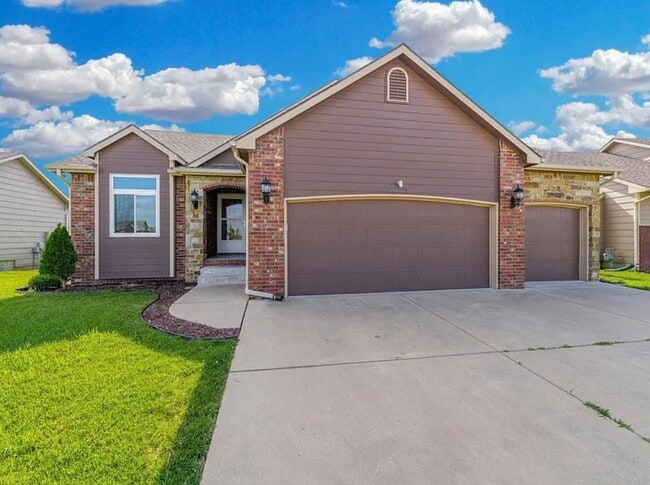 Primary Photo - Luxurious Bel Aire Home