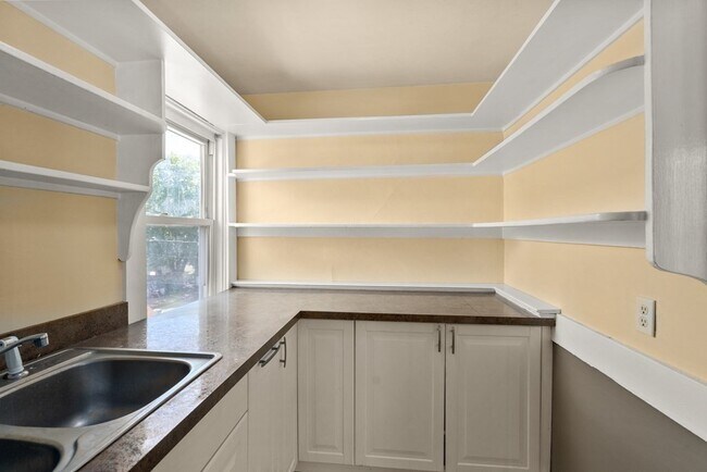 Building Photo - 29 Smith St