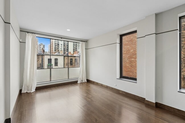 Building Photo - 44 E Cedar St