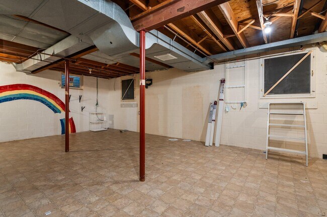 Building Photo - 3673 Pheasant Dr