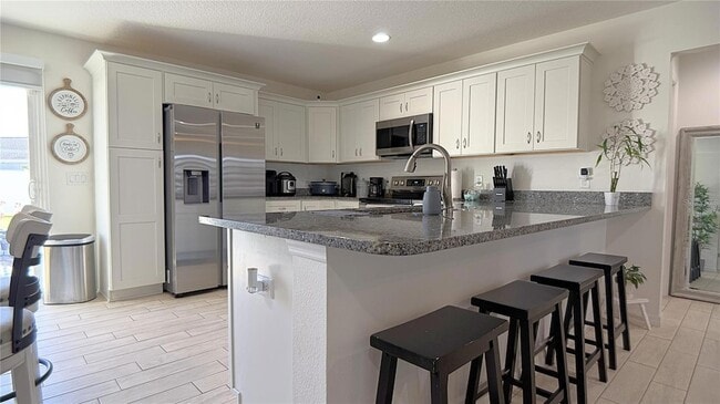 Building Photo - 35 Laurel Course