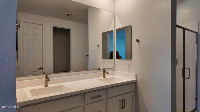 Building Photo - 23006 E Starflower Dr