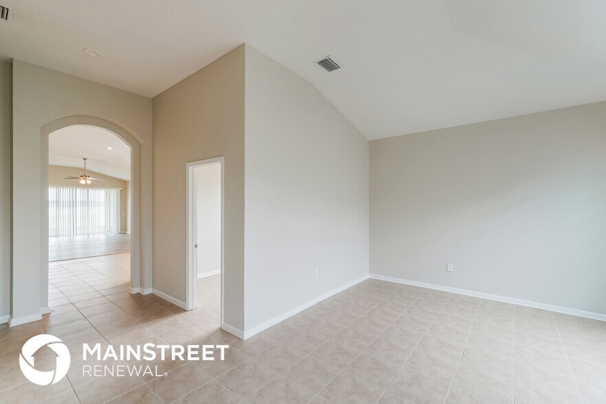 Building Photo - 521 Painted Leaf Dr