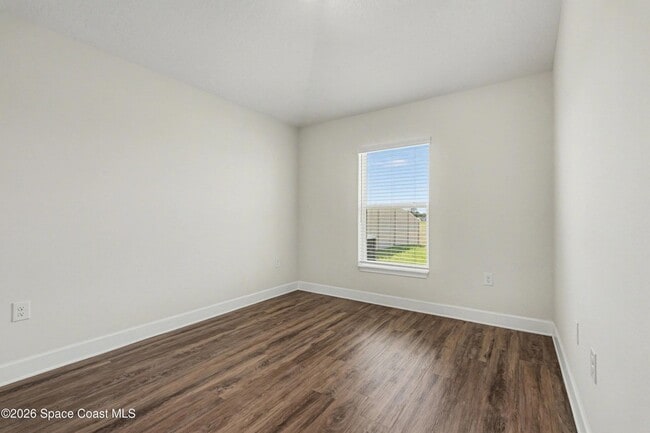 Building Photo - 2542 Pinwherry St NW