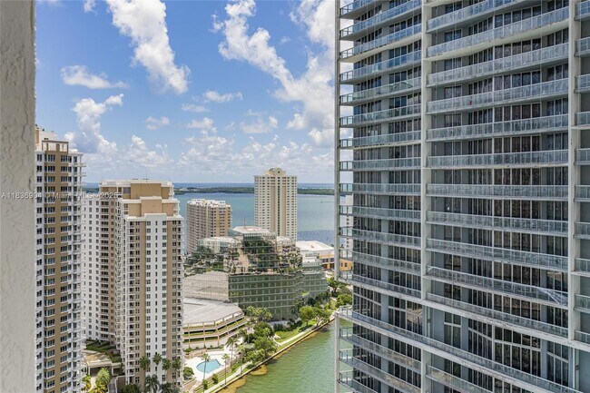 Building Photo - 475 Brickell Ave
