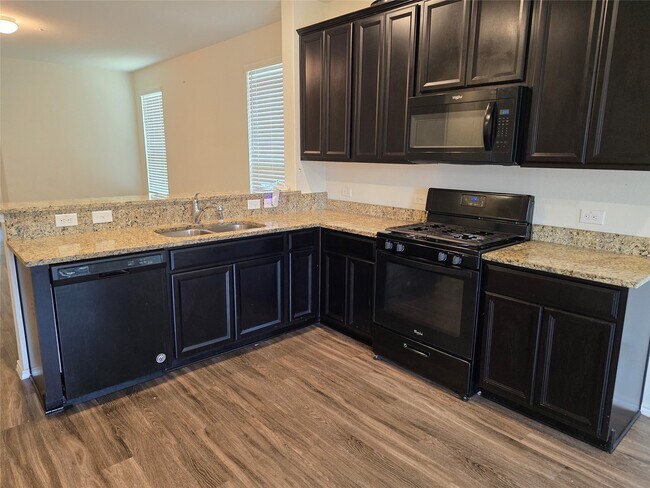 Building Photo - 2711 Summer Ln