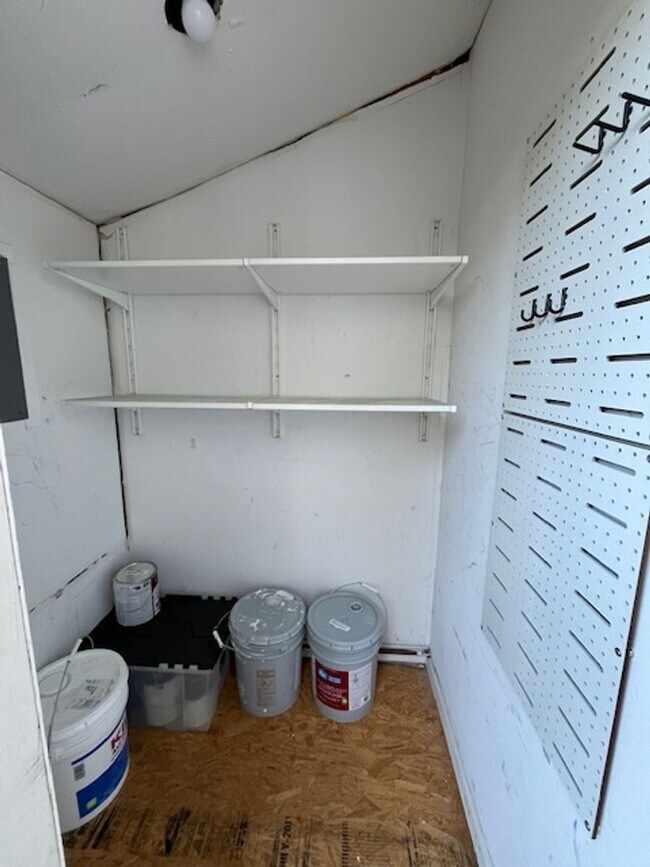 Building Photo - F2548