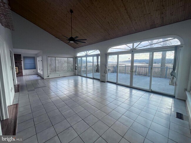 Building Photo - 3012 Cruiser Dr