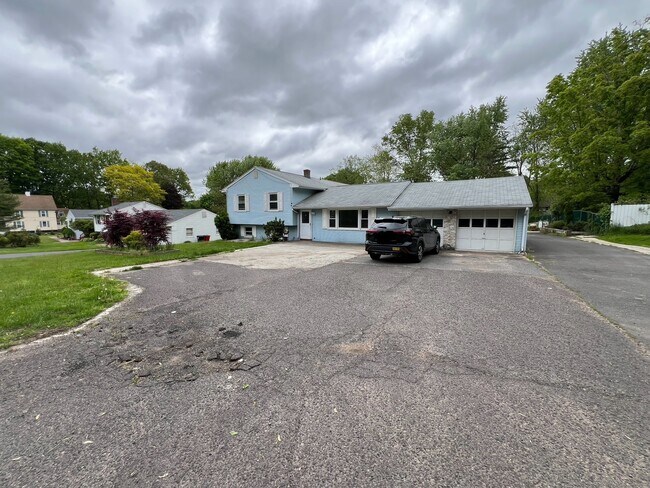 Primary Photo - 505 Church St