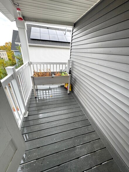 Building Photo - 180 Notre Dame Ave