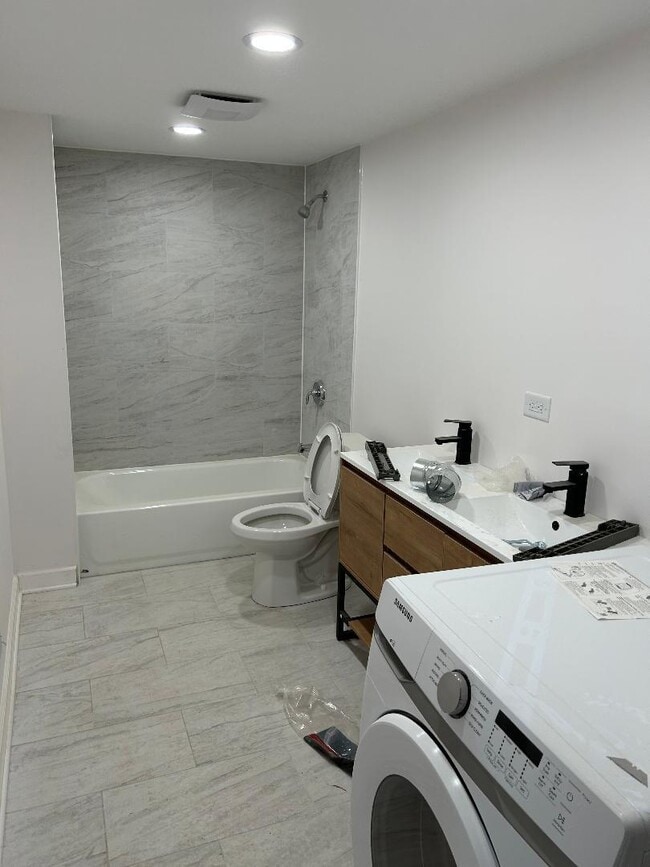 Building Photo - 1439 W 16th St