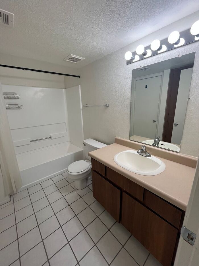 Building Photo - 1201 S McClintock Dr