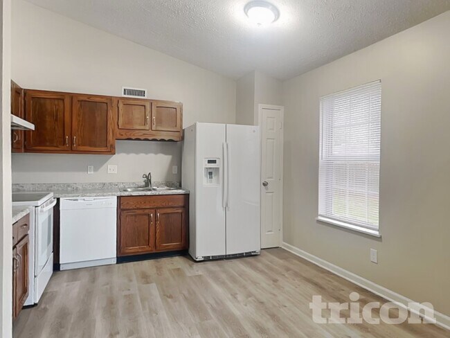 Building Photo - 25 Suncrest Dr