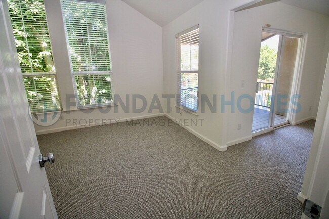 Building Photo - 75 Gann Way