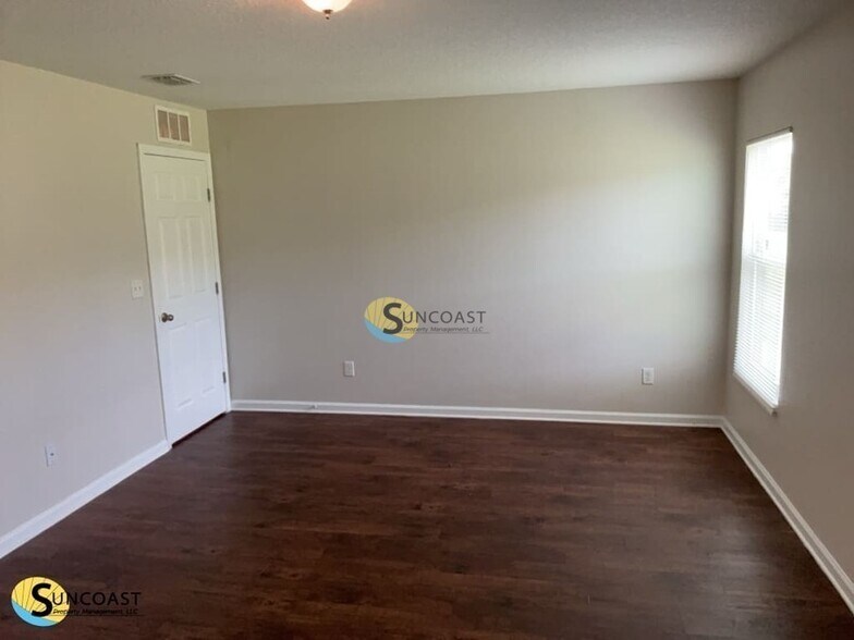 Building Photo - 8175 Golden Bamboo Dr