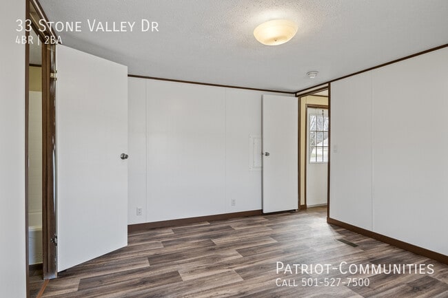 Building Photo - 33 Stone Valley Dr