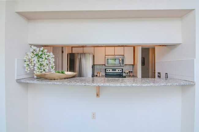 Building Photo - 1704 Weatherstone Dr