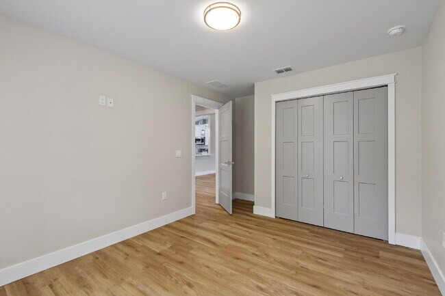 Building Photo - Modern Living Awaits!