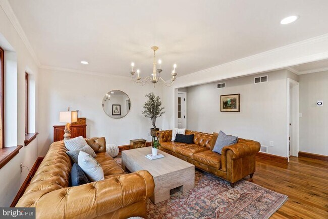 Building Photo - 35299 Snickersville Turnpike