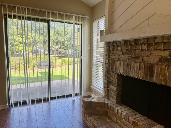 Building Photo - 777 Custer Rd