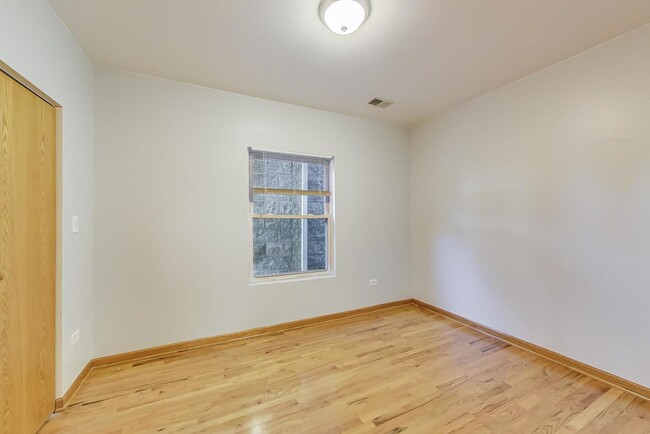 Building Photo - 1452 W Cortez St