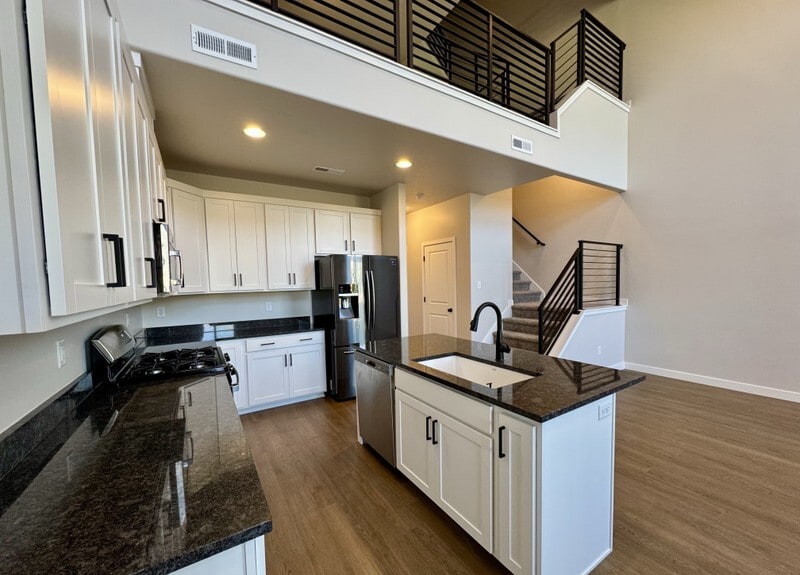 Building Photo - 476 S 700 W