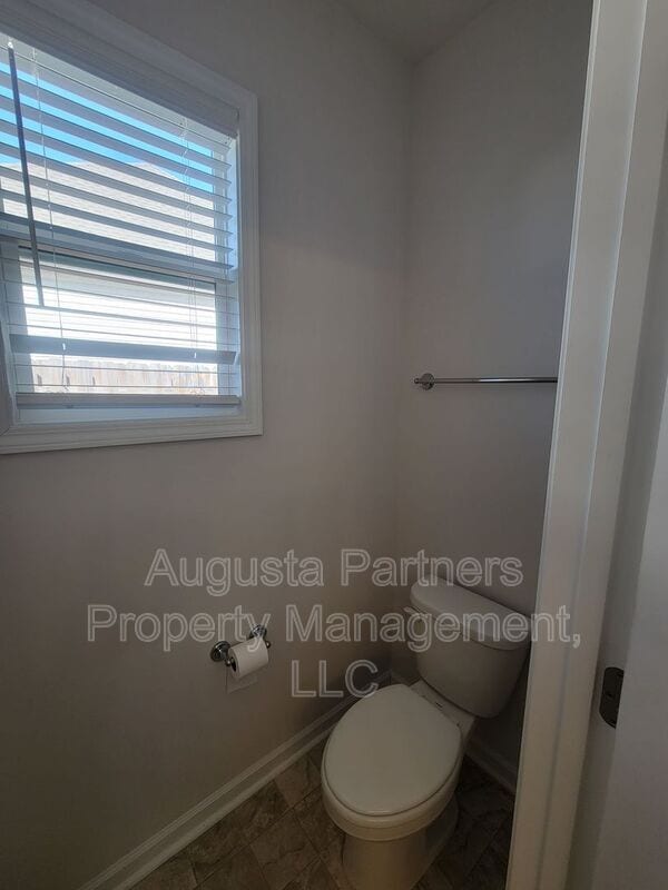 Building Photo - 166 Luxborough Ct