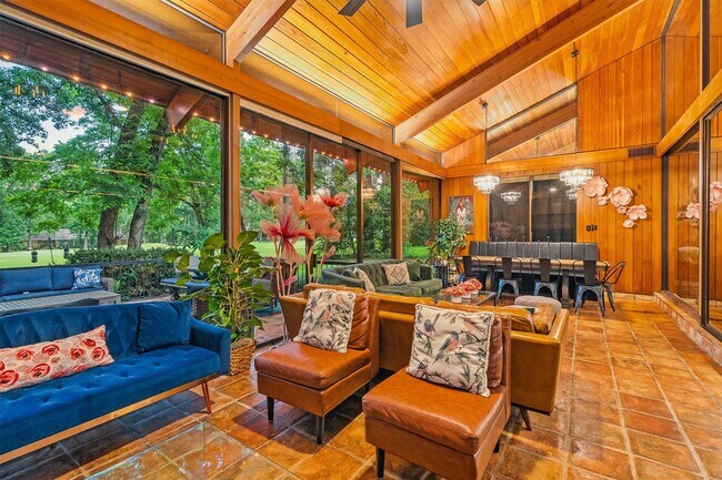 Building Photo - 29 Winged Foot Dr