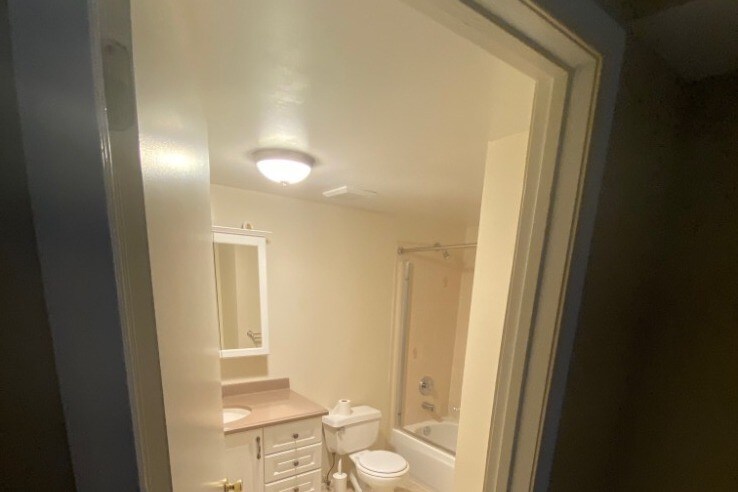 Building Photo - 505 Plymouth Rd