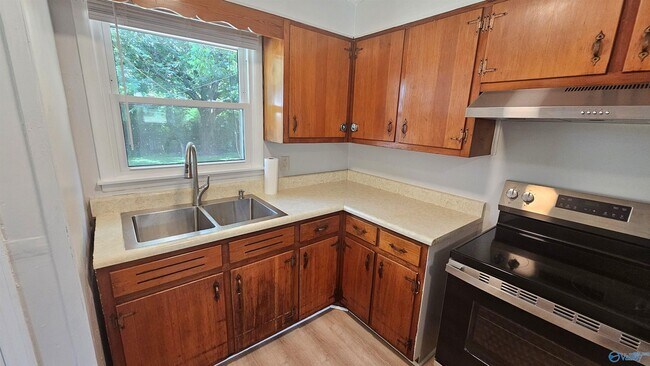 Building Photo - 3725 Broadmor Rd NW