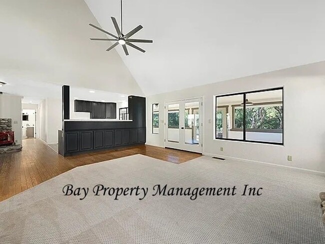 Building Photo - Breathtaking Views from this horse propert...