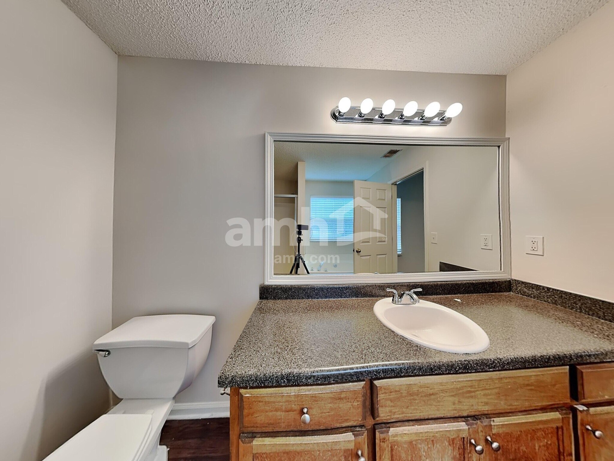 Building Photo - 750 Ashland Park Way