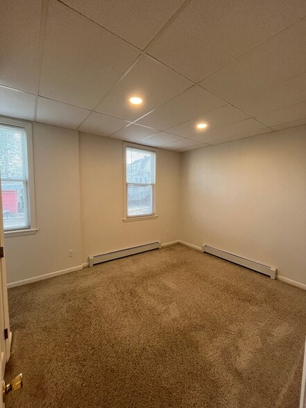 Building Photo - 66 Weld St