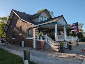 Building Photo - 417 N Hough St