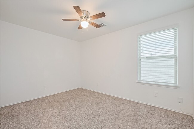 Building Photo - 12518 Pelican Bay Dr