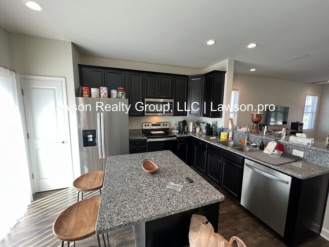 Building Photo - Upscale and Spacious Daleville Townhome