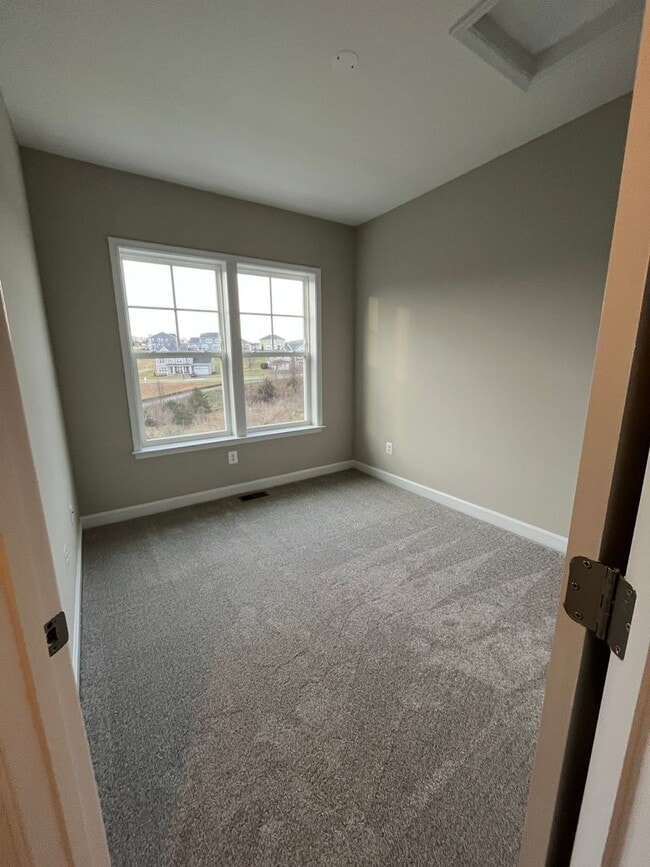 Building Photo - ***FIRST MONTH RENT FREE** BRAND NEW Townhouse in Preston Lake -
