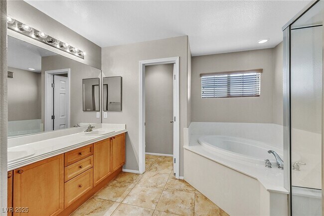 Building Photo - 6160 Sugartree Ave