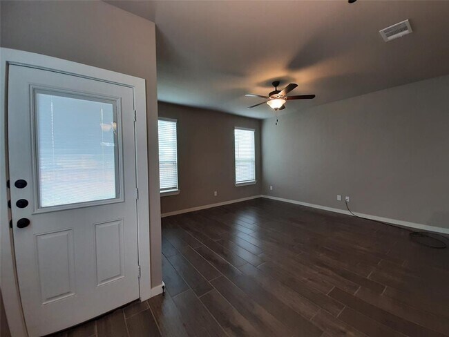 Building Photo - 118 Wickersham St