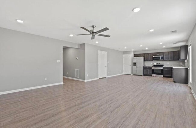 Building Photo - 301 Krauss Dr