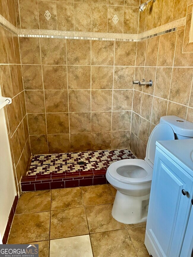 Building Photo - 152 Rountree Rd