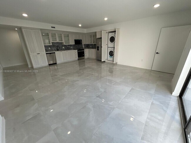 Building Photo - 14560 SW 261 St Ter