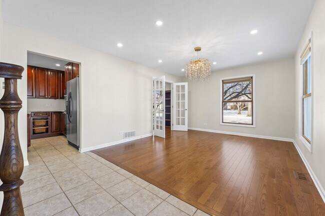 Building Photo - Updated 2-Story Home in Desirable Deerpath Subdivision - Available Immediately.